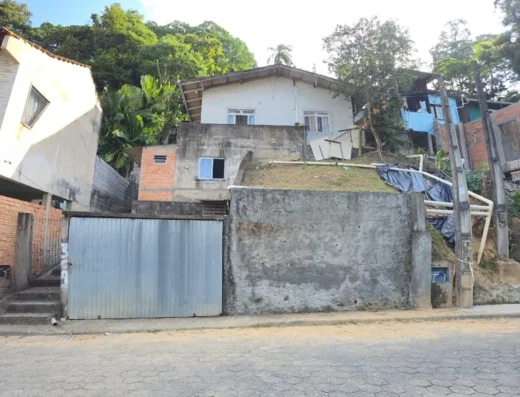 Código: C1449 – BLUMENAU – ESCOLA AGRICOLA – 02 CASAS