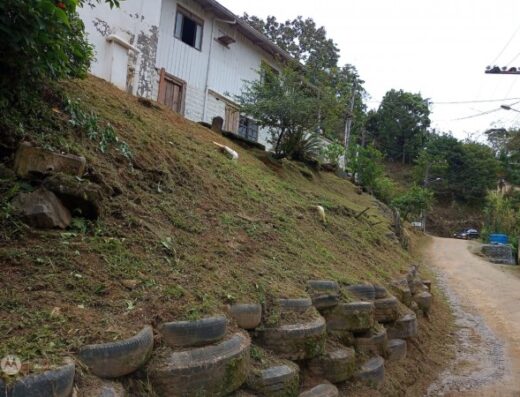 C1301 – Casa mista com 02 quartos