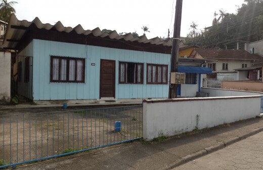C1391 – Casa mista com 03 dormitórios
