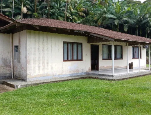 Código: C1436 – BLUMENAU – VILA ITOUPAVA – Casa de alvenaria com 04 dormitórios