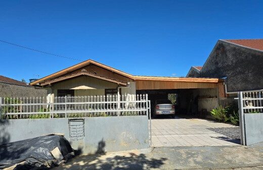 C1377 – Casa mista com 03 dormitórios