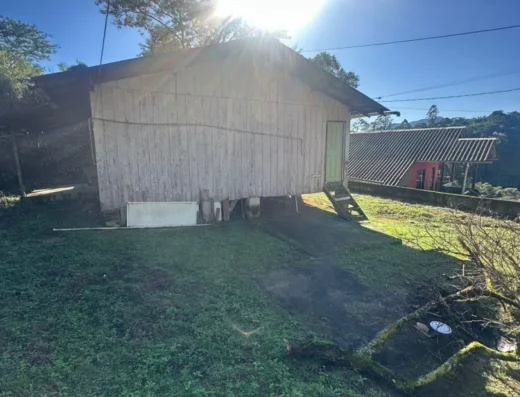 Código: T5498 – BLUMENAU – ITOUPAVA CENTRAL – Terreno com uma casa que precisa de reformas