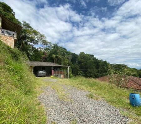 C1426 – Casa mista com 02 dormitórios