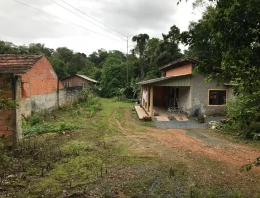Código: T1304 – BLUMENAU – PASSO MANSO – Casa de alvenaria com dormitório