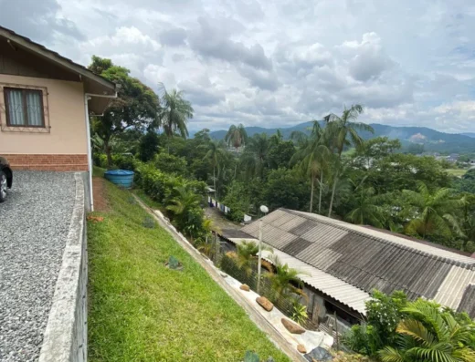 Código: C1428 – BLUMENAU – BADENFURT – 02 casas de alvenaria – Área terreno: 650m²