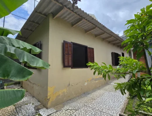 Código: C1411 – ESCOLA AGRICOLA – BLUMENAU – Excelente Oportunidade à venda 3 casas