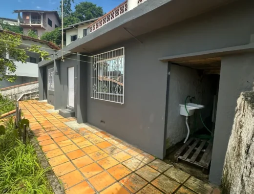 Código: C1424 – BLUMENAU – ESCOLA AGRICOLA – Casa de alvenaria com 02 dormitórios
