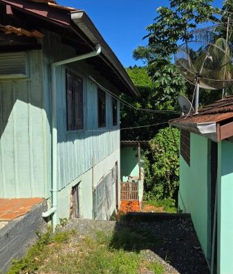 C1336 – Casa mista com 03 dormitórios
