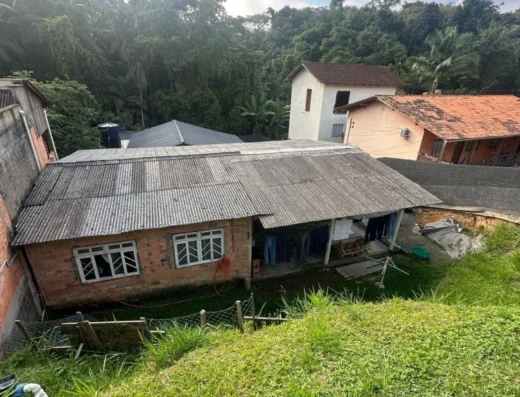 Código: C1450 – BLUMENAU – FORTALEZA ALTA – Casa de alvenaria + terreno nos fundos