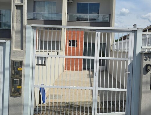 SO209- Lindo Sobrado – Água Verde – R$515.000,00